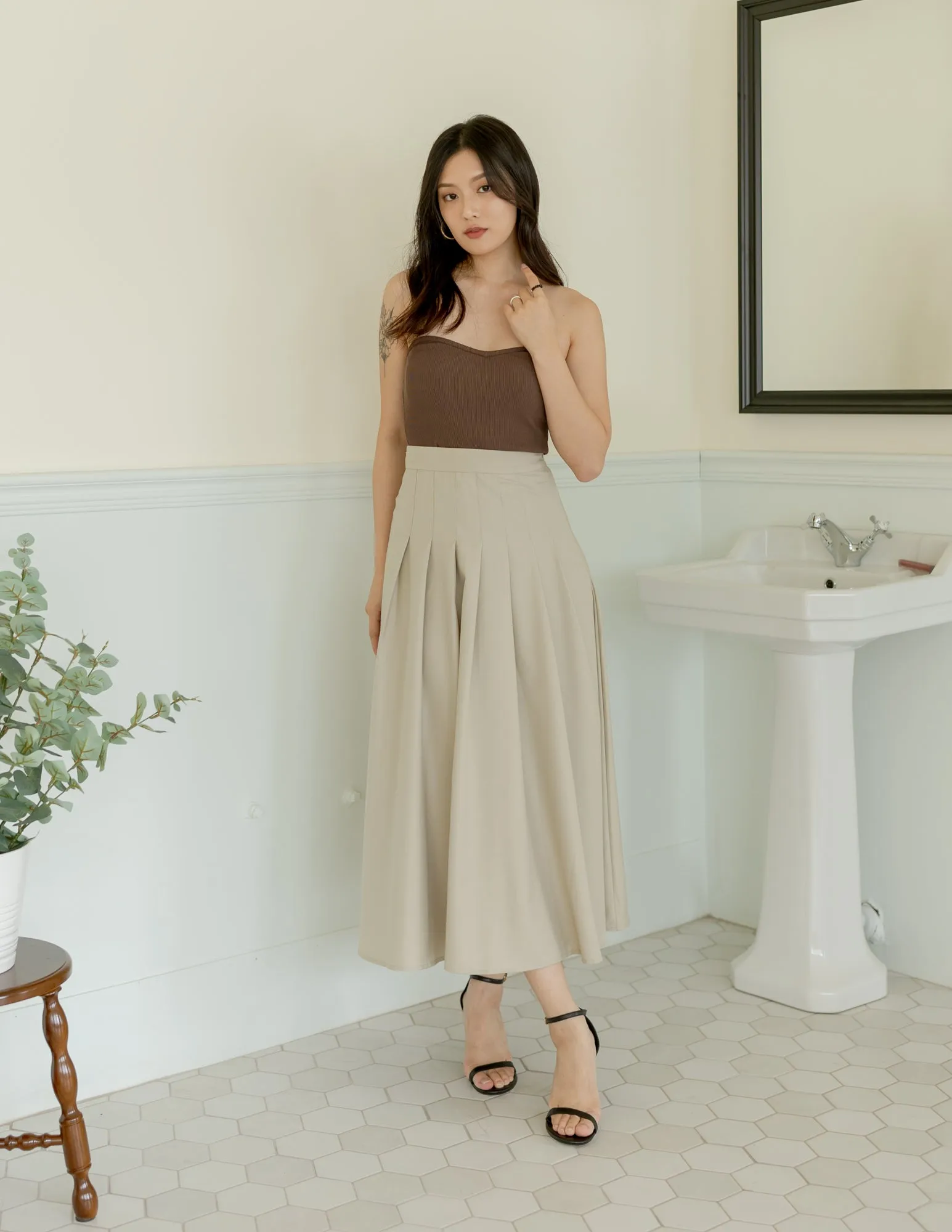 Colette Pleated Skirt in Khaki