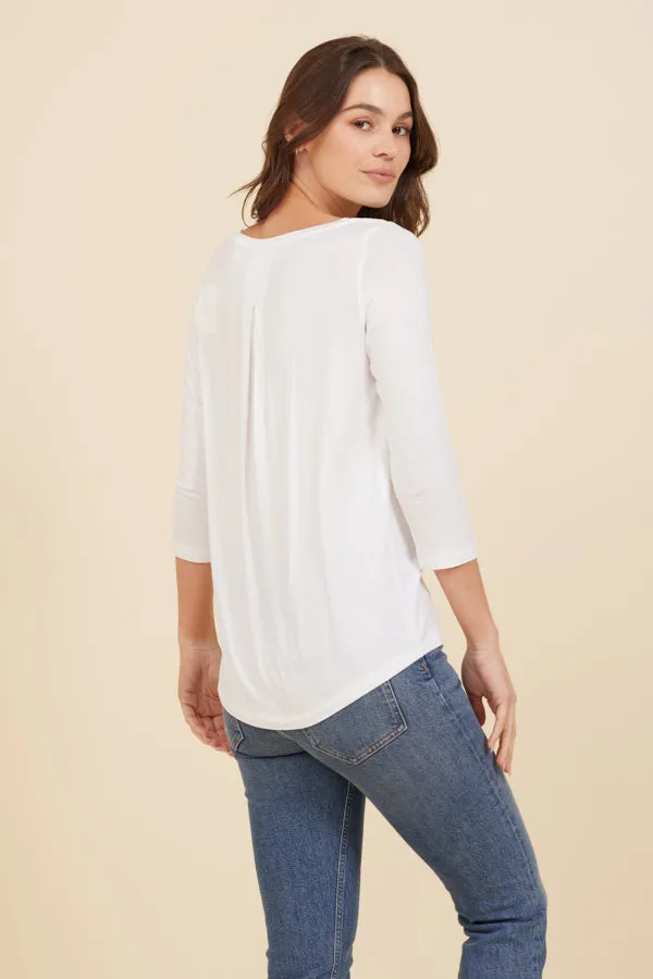 Soft Touch 3/4 Sleeve Pleat Back Crewneck in Blanc