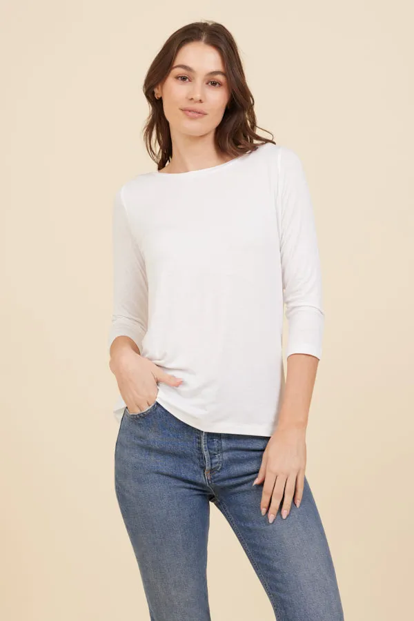 Soft Touch 3/4 Sleeve Pleat Back Crewneck in Blanc