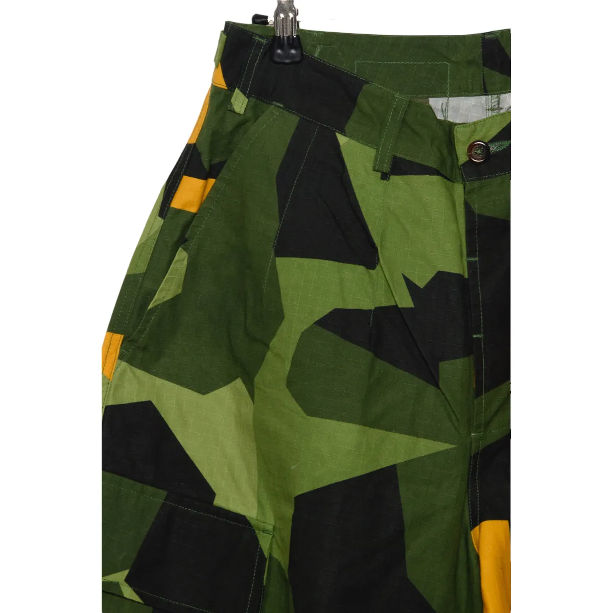 Universal Works Loose Cargo Pant Swedish camo wax olive 27118